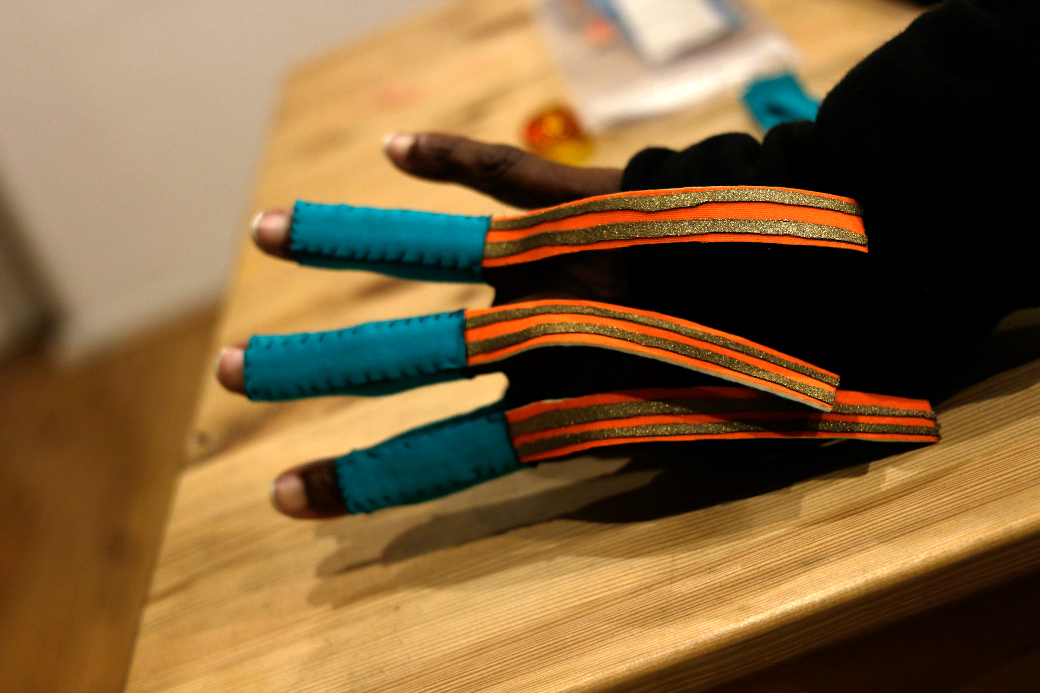 willpower studios arduino esp32 finger bend sensors etextiles 