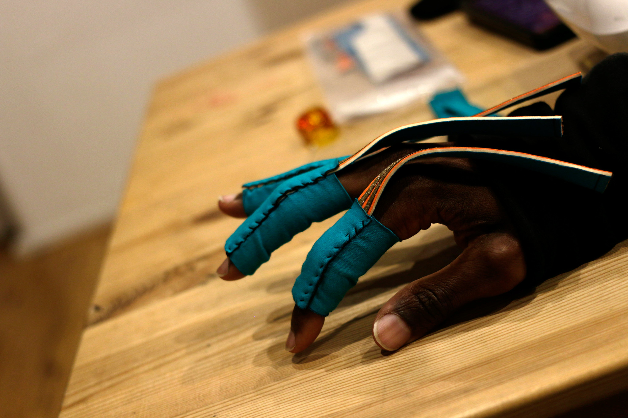 willpower studios arduino esp32 finger bend sensors etextiles 