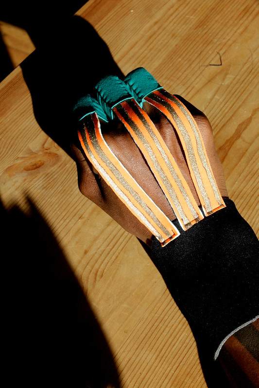 willpower studios arduino esp32 finger bend sensors etextiles 