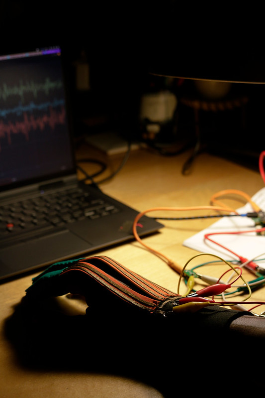 willpower studios arduino esp32 finger bend sensors etextiles 