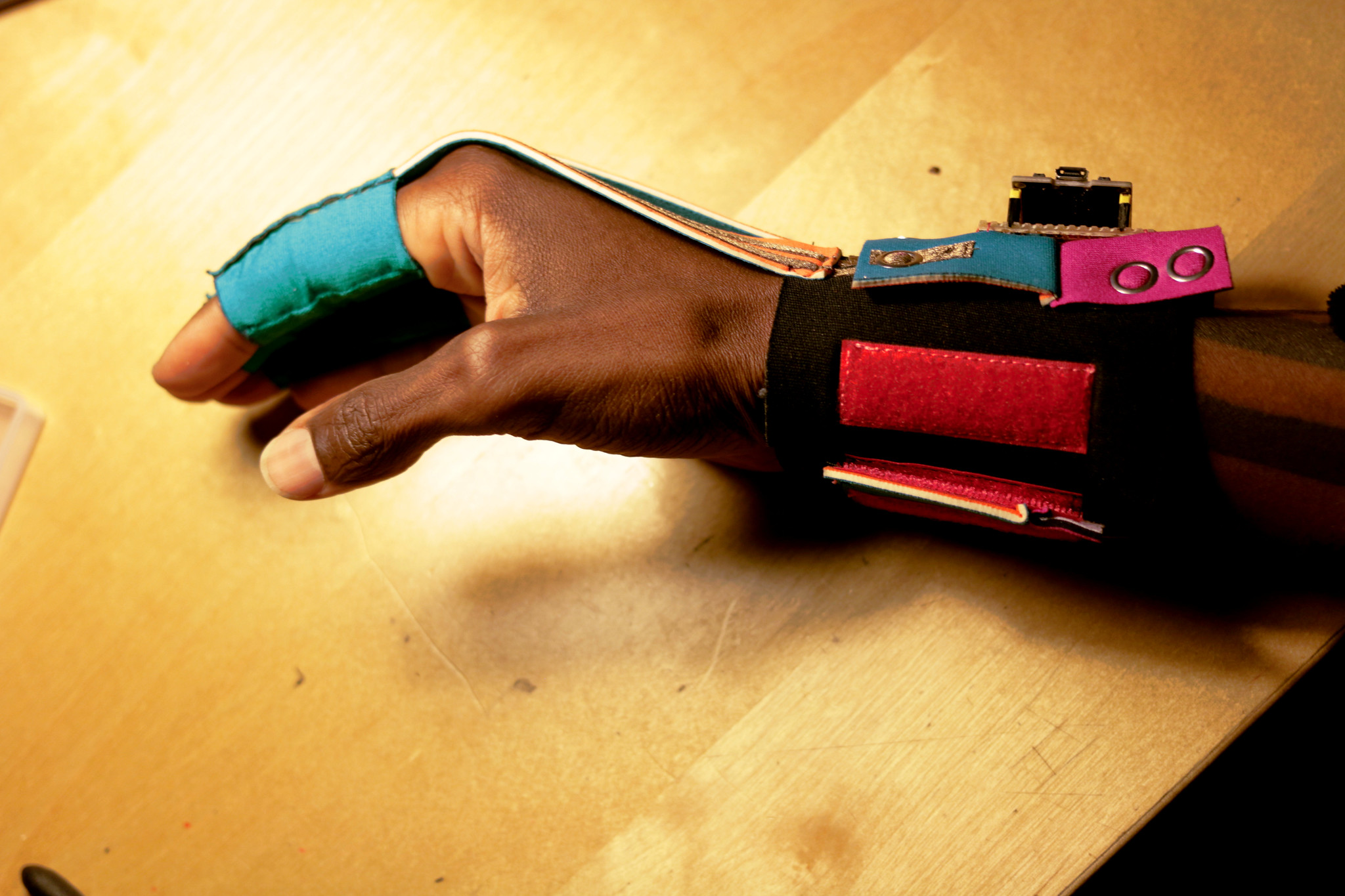 willpower studios 3-fingers wearable music tech instrument audiovisual arduino esp32 finger bend sensors etextiles 