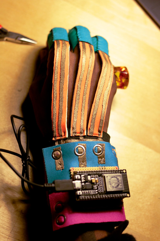 willpower studios 3-fingers wearable music tech instrument audiovisual arduino esp32 finger bend sensors etextiles 