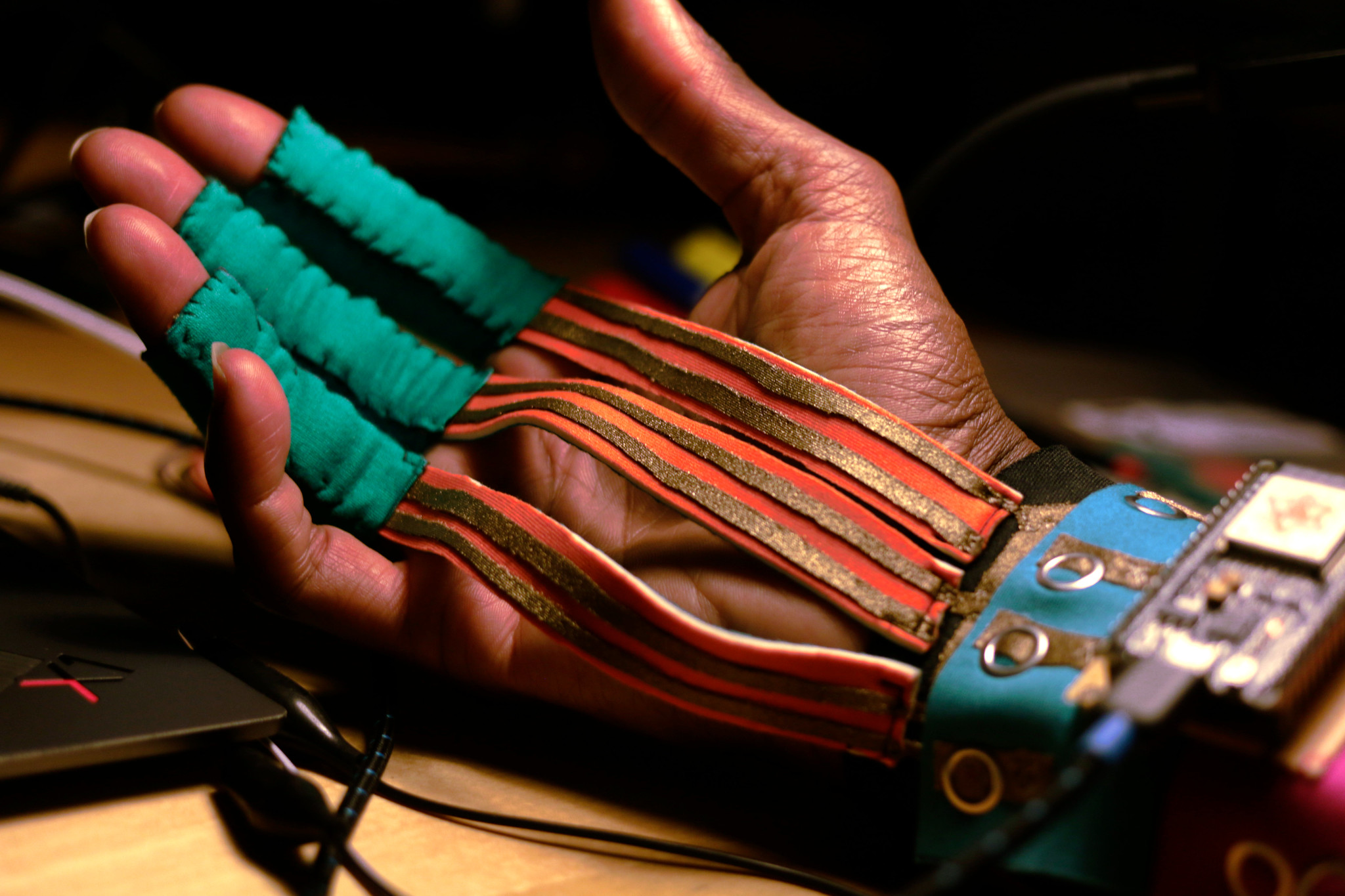 willpower studios 3-fingers wearable music tech instrument audiovisual arduino esp32 finger bend sensors etextiles 