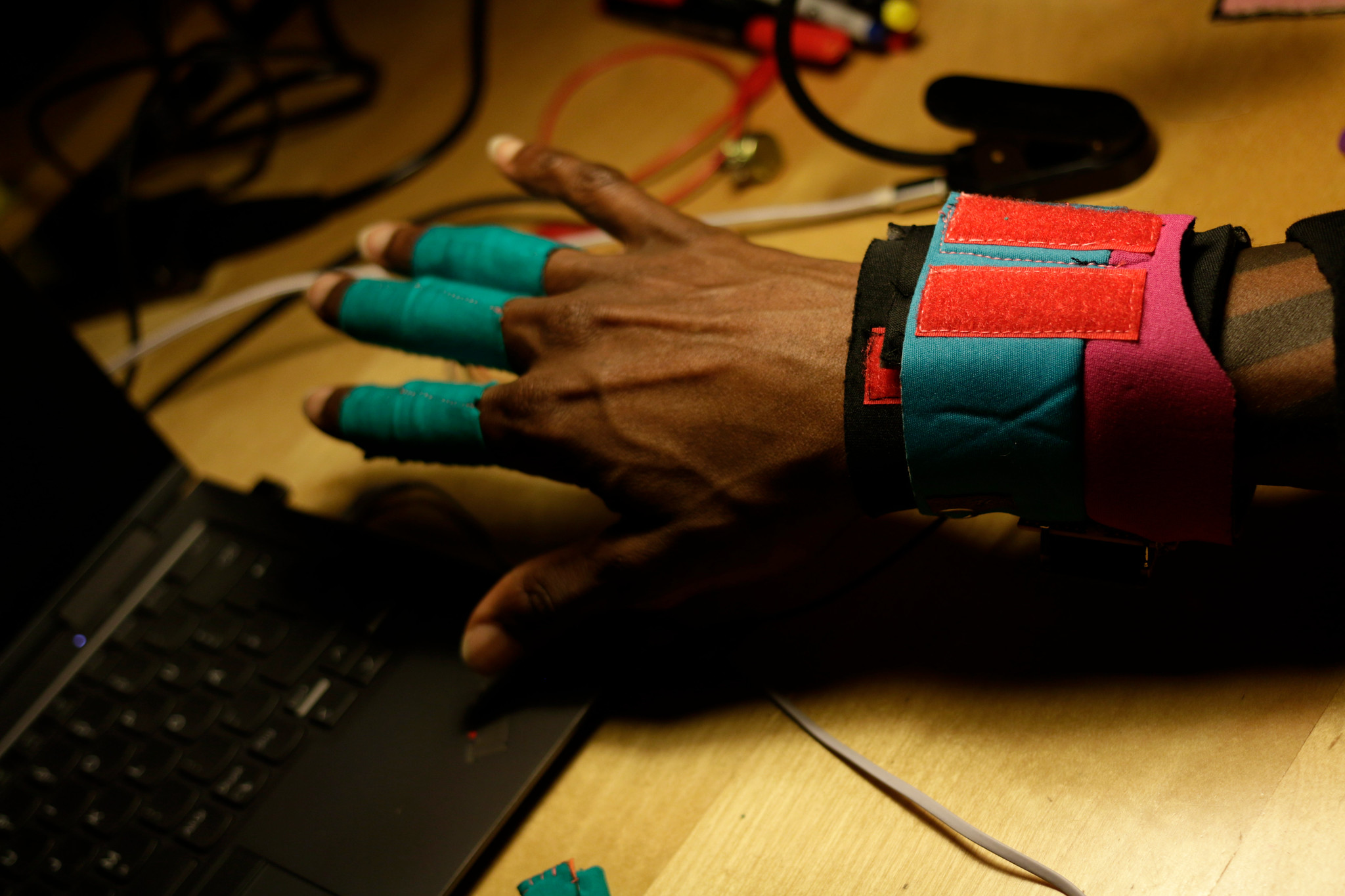 willpower studios 3-fingers wearable music tech instrument audiovisual arduino esp32 finger bend sensors etextiles 