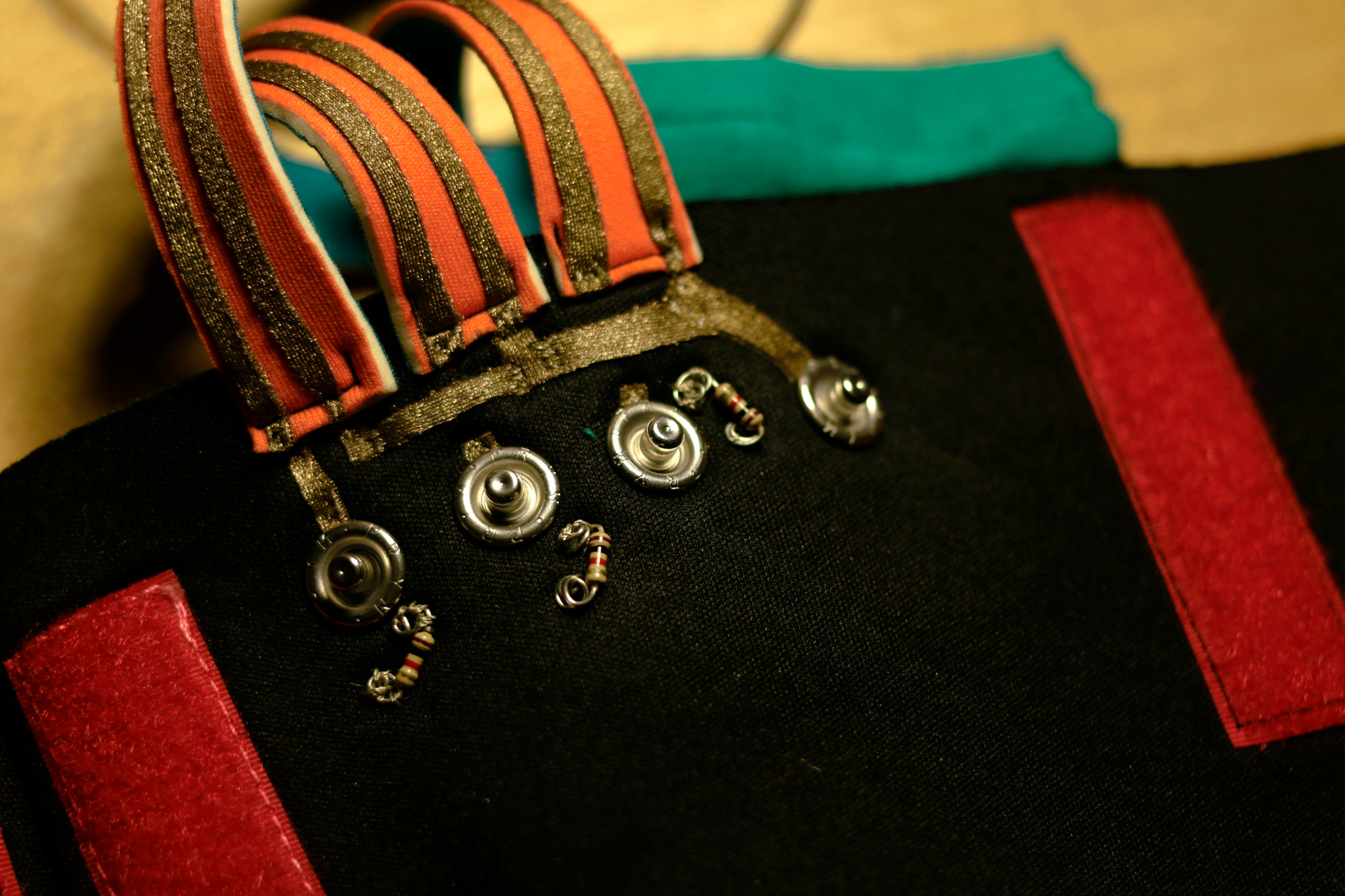 willpower studios 3-fingers wearable music tech instrument audiovisual arduino esp32 finger bend sensors etextiles 