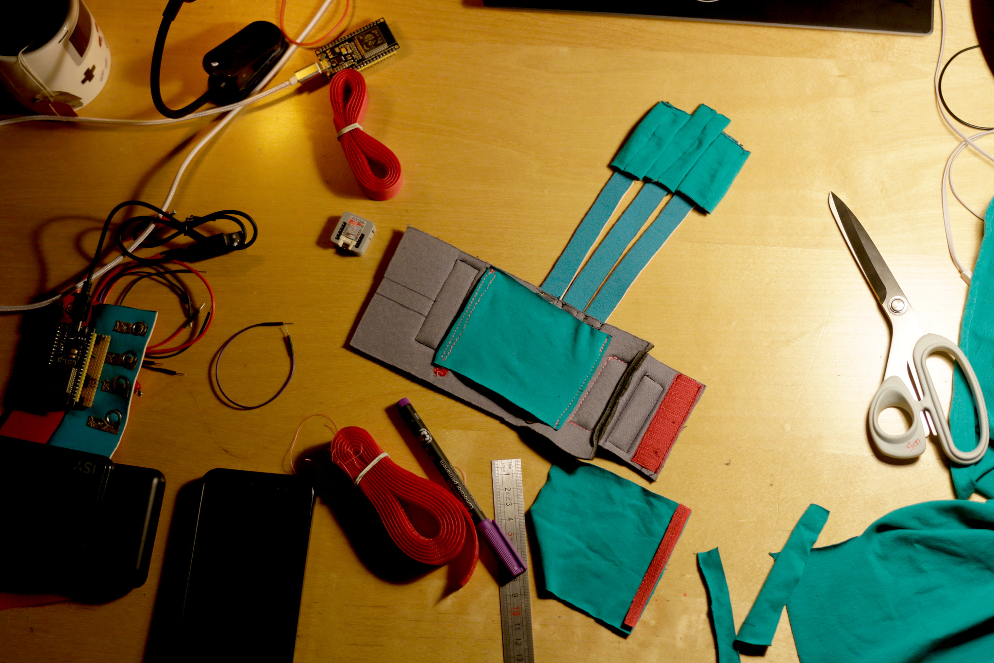 willpower studios 3-fingers wearable music tech instrument audiovisual arduino esp32 finger bend sensors etextiles 