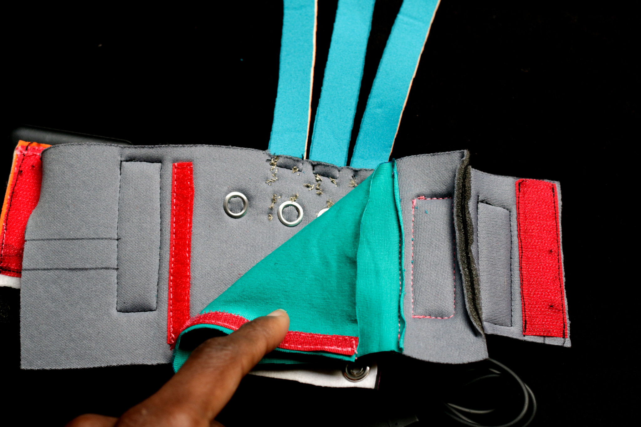 willpower studios 3-fingers wearable music tech instrument audiovisual arduino esp32 finger bend sensors etextiles 
