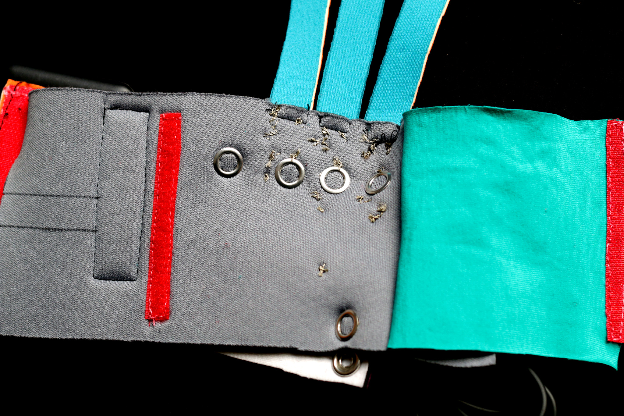 willpower studios 3-fingers wearable music tech instrument audiovisual arduino esp32 finger bend sensors etextiles 