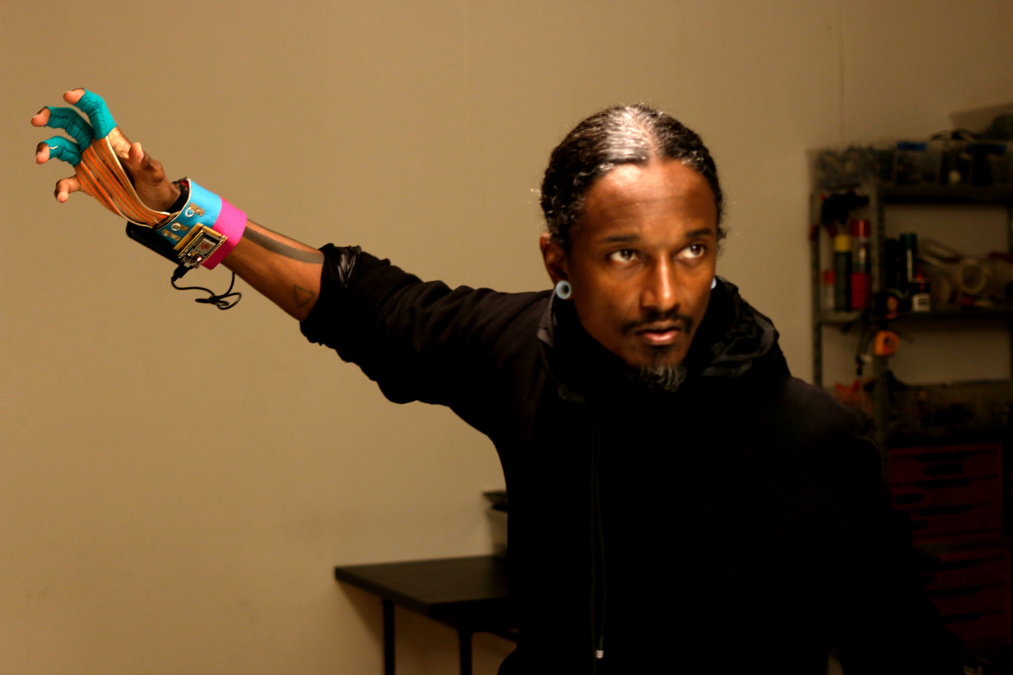 willpower studios 3-fingers wearable music tech instrument audiovisual arduino esp32 finger bend sensors etextiles 