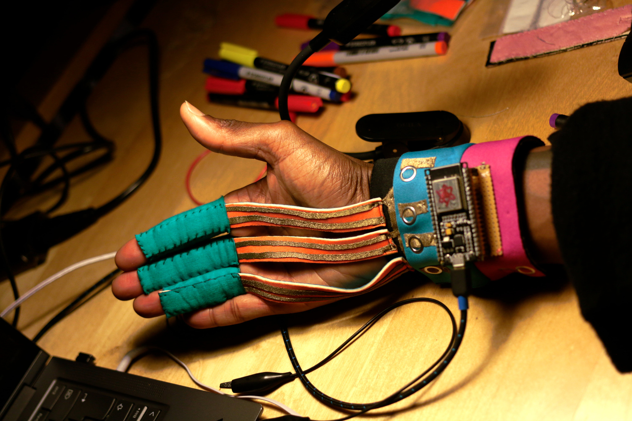 willpower studios 3-fingers wearable music tech instrument audiovisual arduino esp32 finger bend sensors etextiles 