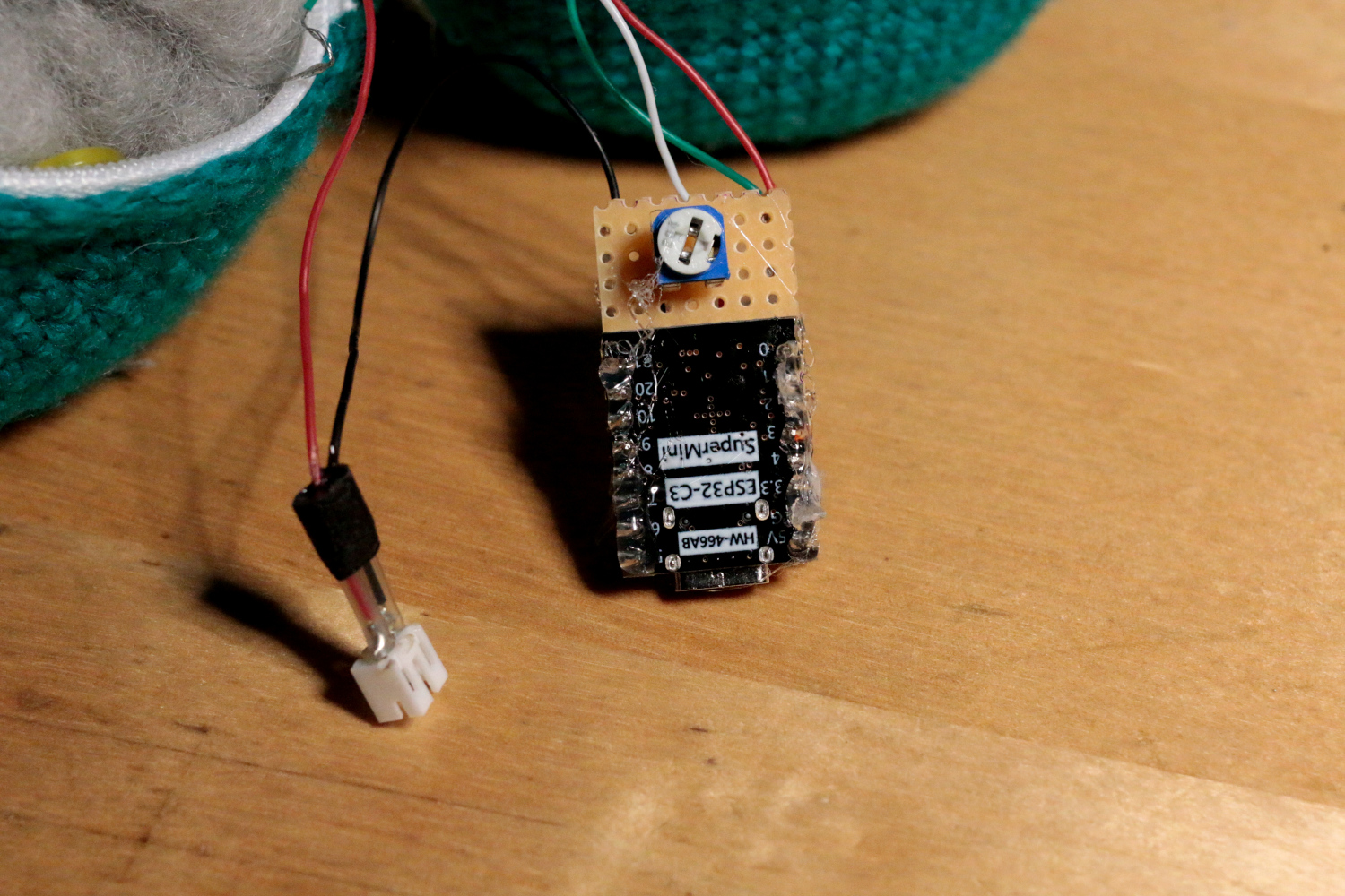 willpower studios Fluffies, fluffy burger, OSC, music tech instrument audiovisual arduino esp32  pressure sensor etextiles 